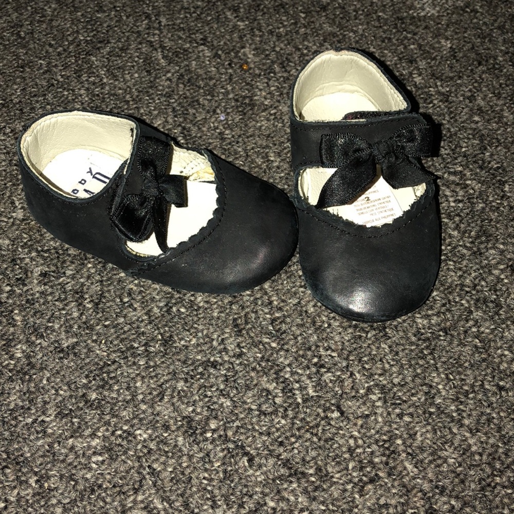 Gap black shoes